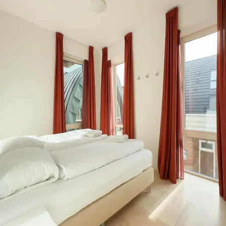 Premium Beachfront With Balcony * إغموند آن زي