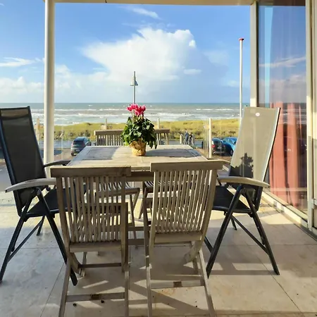 펜션 Premium Beachfront With Balcony 에크몬드안지