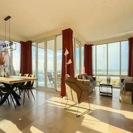 Premium Beachfront With Balcony 펜션 *
