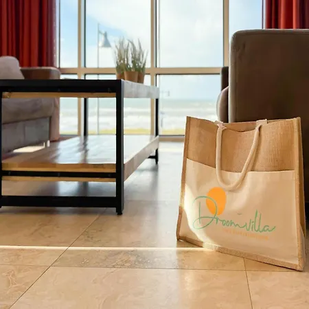 Premium Beachfront With Balcony إغموند آن زي